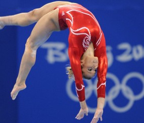 开云体育下载-马刺巅峰对决尼克斯，世界排名争夺战的焦点之战