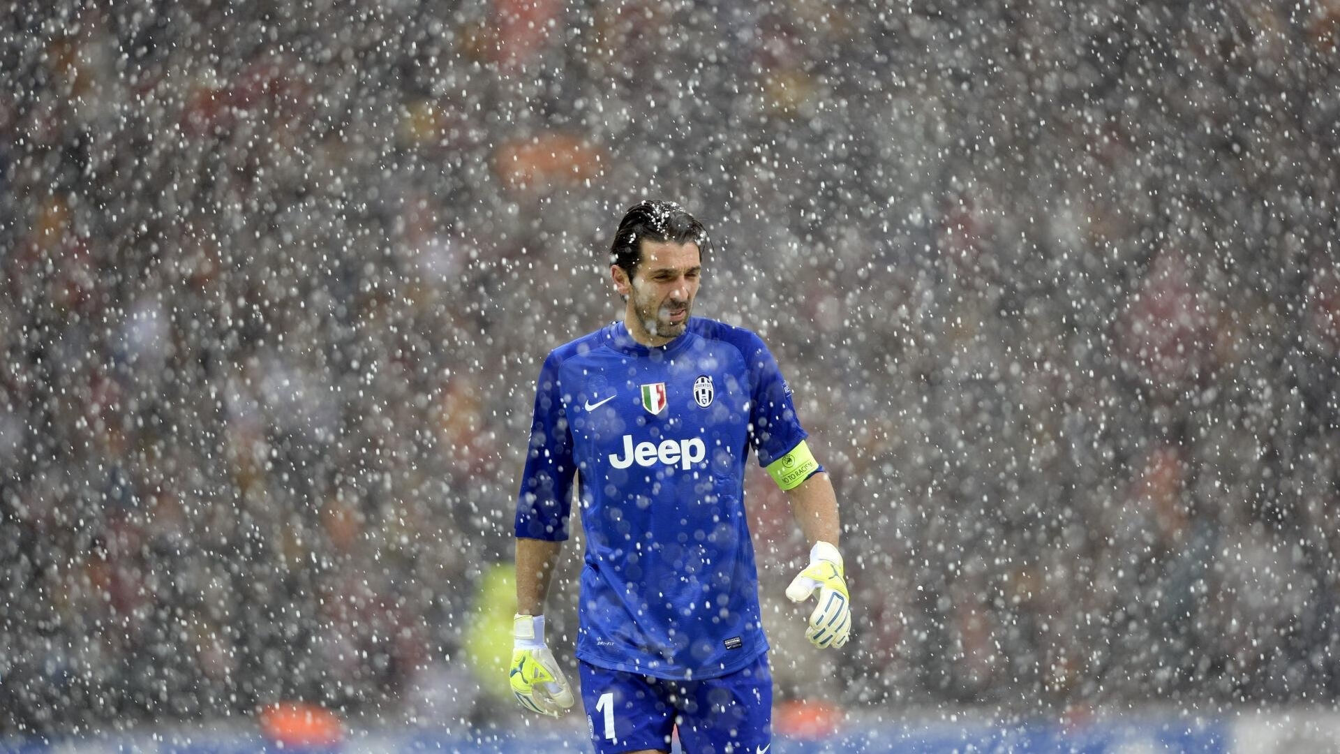 霍勒迪爆发撕裂防线，爵士末节一波流带走辽宁队