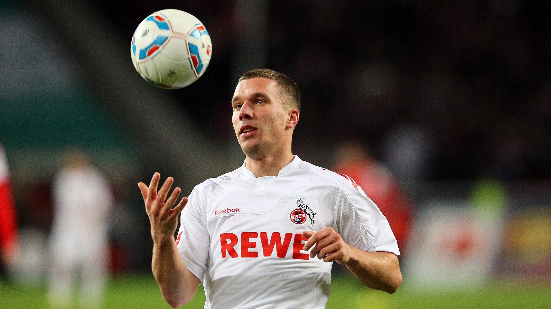 卡瓦哈尔接管世界排名之战，卡塔尔速胜背后，足球权力版图如何重构？